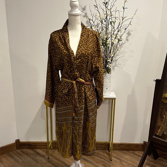NWT Silk Robe - Picture 4 of 6